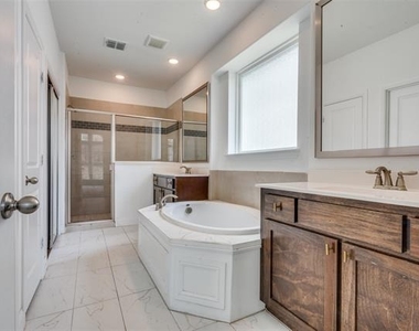 9448 Middle Ground Place - Photo Thumbnail 17