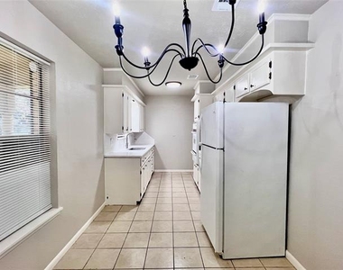 3505 Northpark Drive - Photo Thumbnail 4