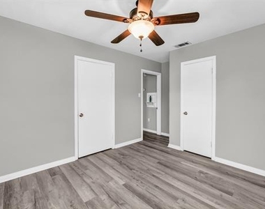 1220 S Lamar Street - Photo Thumbnail 14