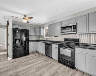 1220 S Lamar Street - Photo Thumbnail 7