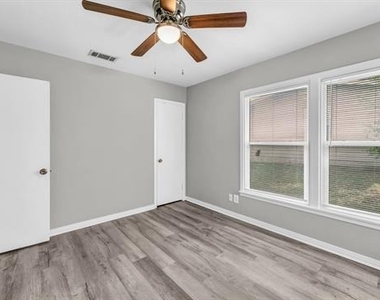 1220 S Lamar Street - Photo Thumbnail 11