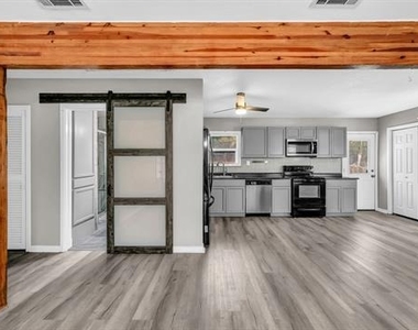 1220 S Lamar Street - Photo Thumbnail 5