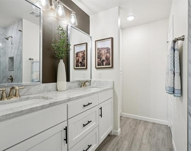 2605 Langford Street - Photo Thumbnail 24