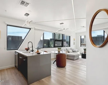 1030 N 1st Street - Photo Thumbnail 5