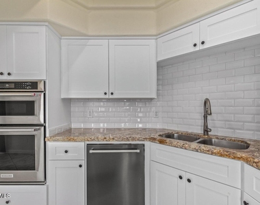 9414 S 51st Street - Photo Thumbnail 14