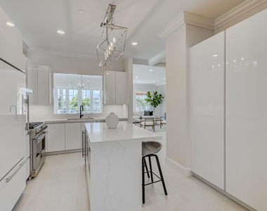 27 Marina Gardens Drive - Photo Thumbnail 34