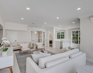 27 Marina Gardens Drive - Photo Thumbnail 16