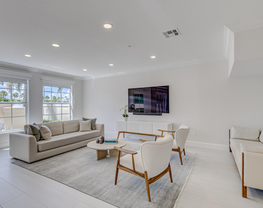 27 Marina Gardens Drive - Photo Thumbnail 8