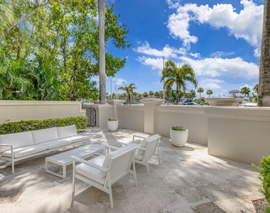 27 Marina Gardens Drive - Photo Thumbnail 15