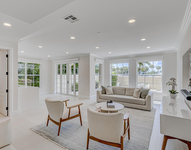 27 Marina Gardens Drive - Photo Thumbnail 9