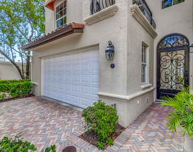 27 Marina Gardens Drive - Photo Thumbnail 79