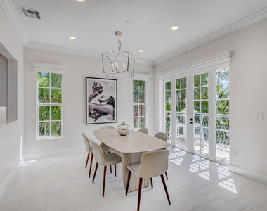 27 Marina Gardens Drive - Photo Thumbnail 30