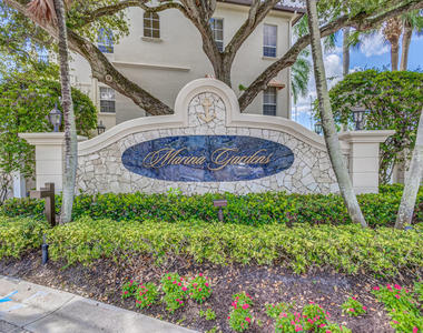 27 Marina Gardens Drive - Photo Thumbnail 77