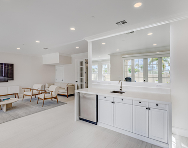 27 Marina Gardens Drive - Photo Thumbnail 13
