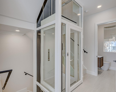 27 Marina Gardens Drive - Photo Thumbnail 21