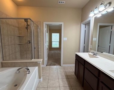 616 Kinghaven Drive - Photo Thumbnail 11