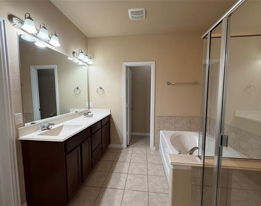 616 Kinghaven Drive - Photo Thumbnail 12