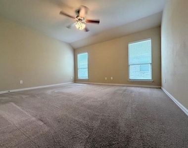 616 Kinghaven Drive - Photo Thumbnail 10