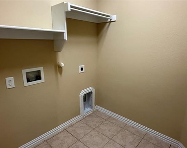 616 Kinghaven Drive - Photo Thumbnail 18