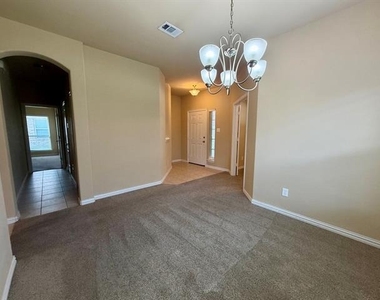 616 Kinghaven Drive - Photo Thumbnail 6