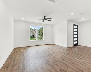 9471 Timberleaf Drive - Photo Thumbnail 3
