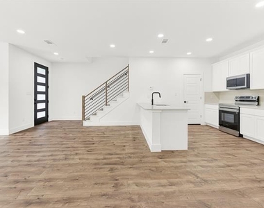 9471 Timberleaf Drive - Photo Thumbnail 13