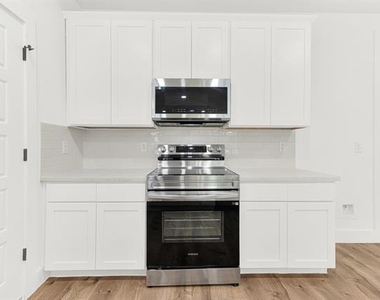 9471 Timberleaf Drive - Photo Thumbnail 6