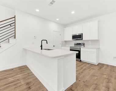 9471 Timberleaf Drive - Photo Thumbnail 12
