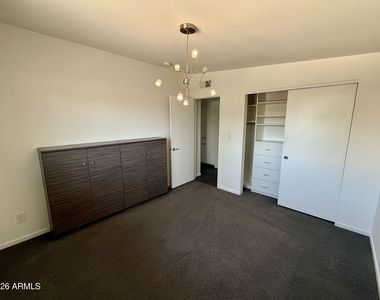 3702 E Paradise Drive - Photo Thumbnail 14