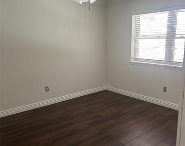 5408 Princess Court - Photo Thumbnail 15