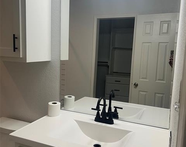 5408 Princess Court - Photo Thumbnail 10