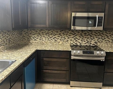 5408 Princess Court - Photo Thumbnail 2