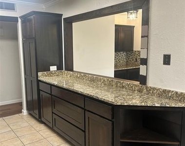 5408 Princess Court - Photo Thumbnail 3
