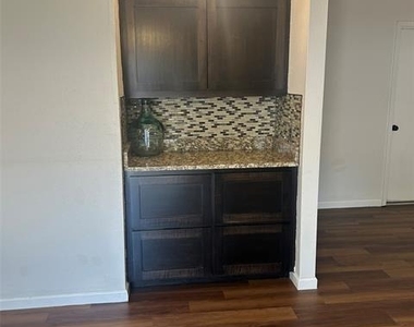 5408 Princess Court - Photo Thumbnail 7