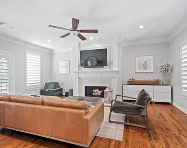 2704 Welborn Street - Photo Thumbnail 9