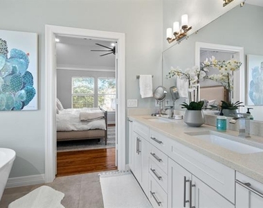 2704 Welborn Street - Photo Thumbnail 25