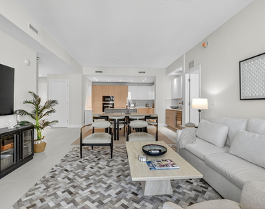 3100 N Ocean Drive - Photo Thumbnail 11