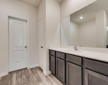 13609 Mineral Road - Photo Thumbnail 20