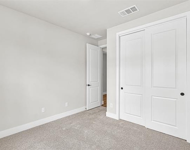 7245 Confetti Lane - Photo Thumbnail 14