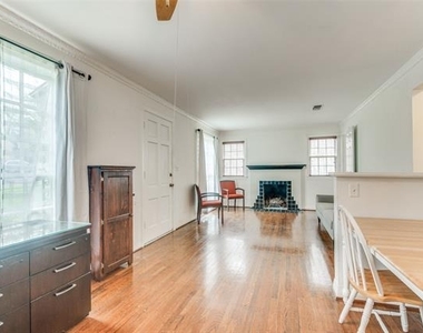 7015 Hammond Avenue - Photo Thumbnail 3