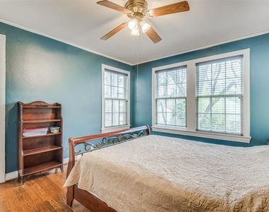 7015 Hammond Avenue - Photo Thumbnail 7