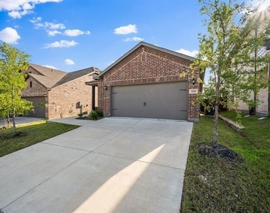 3211 Bedstraw Lane - Photo Thumbnail 2
