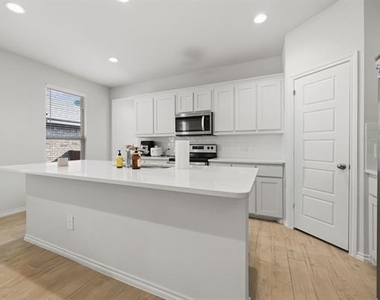 3211 Bedstraw Lane - Photo Thumbnail 18