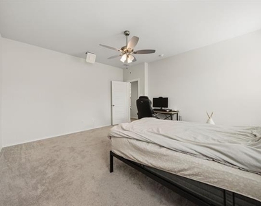3211 Bedstraw Lane - Photo Thumbnail 21