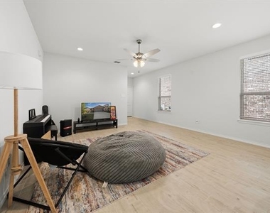 3211 Bedstraw Lane - Photo Thumbnail 9
