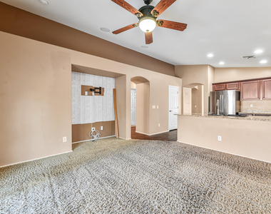 41284 W Cahill Drive - Photo Thumbnail 6