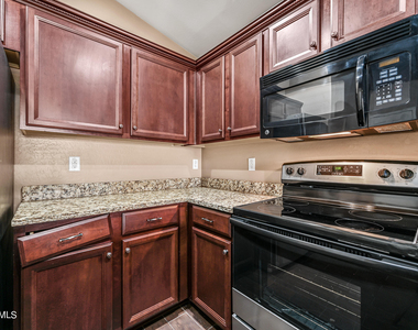 41284 W Cahill Drive - Photo Thumbnail 13