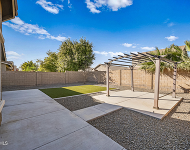 41284 W Cahill Drive - Photo Thumbnail 7