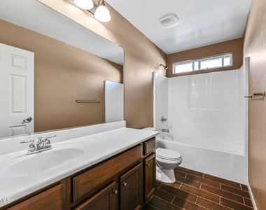 41284 W Cahill Drive - Photo Thumbnail 23