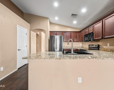41284 W Cahill Drive - Photo Thumbnail 8